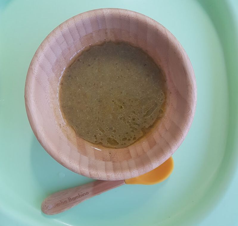 Jantar: sopa de brócolos e cenoura (base 1 batata), com azeite e 1/2 banana esmagada